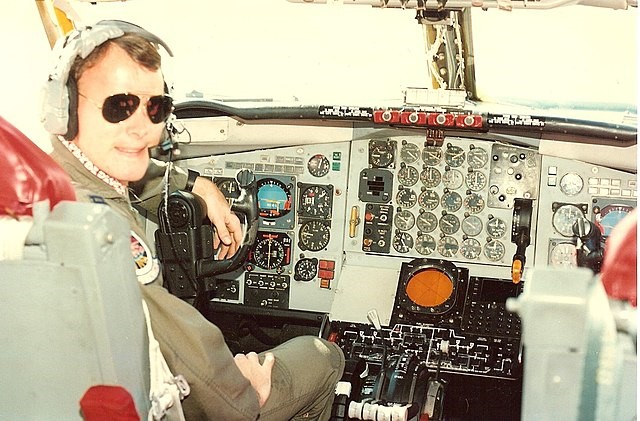 Charles Wilson PILOT of KC-135Q| source :Wikimedia